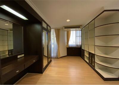 Big unit 2 bedrooms at Supalai Place 39 - 920071001-10283