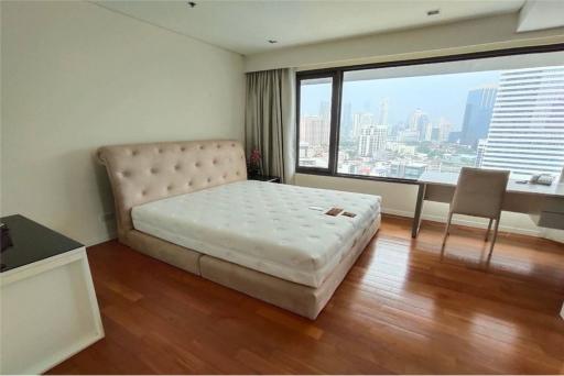 For rent 3 bedrooms high floor Amanta Lumpini
