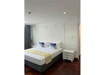 Pet friendly newly renovated 3 bedrooms with balcony in Sukhumvit 4.