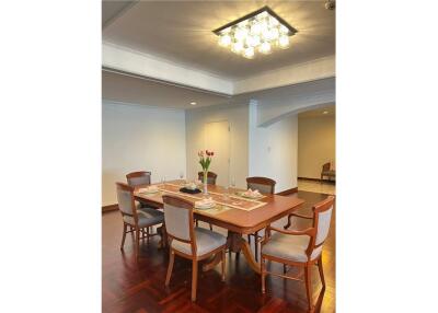 Pet friendly newly renovated 3 bedrooms with balcony in Sukhumvit 4.