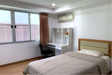 Pets-friendly and effortlessly accessible apartment to BTS Ekkamai and Sukhumvit area. - 920071062-89