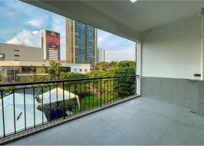 New renovated 3 bedrooms pets friendly in Thonglor. - 920071001-10247