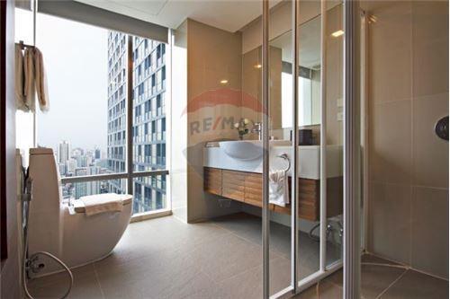 Sivatel Luxury Apartment in Ploenchit