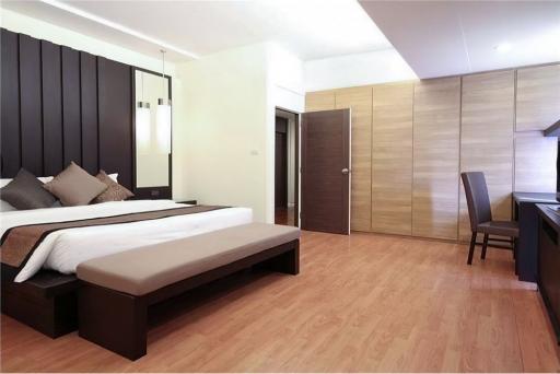 for rent,newly renovated 4+1beds,big-balcony,in Sukhumvit,BTS Nana