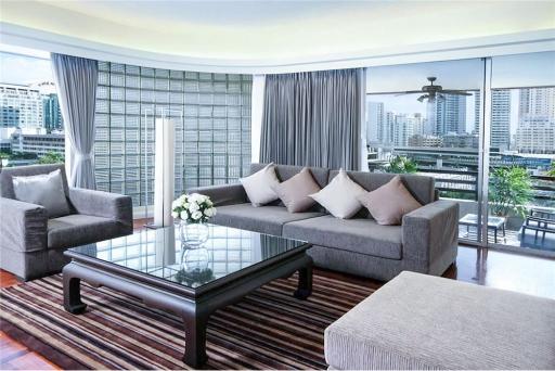 for rent,newly renovated 4+1beds,big-balcony,in Sukhumvit,BTS Nana