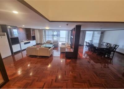 For rent Duplex 3 bedrooms 300 Sqm. high ceiling pet friendly Sukhumvit 24 BTS Phrom Phong - 920071001-10197