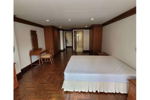 New renovated duplex 4 beds with balcony Near by Park BTS Phrom Phong