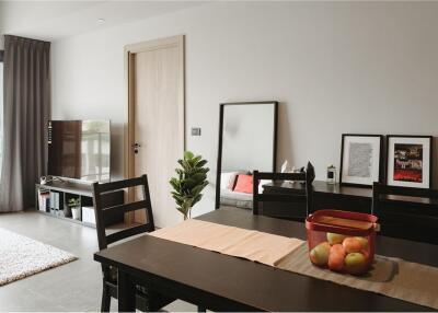 A fully furnished LOFT Asoke condominium in the CBD area is the most convenient access to anywhere in Bangkok.