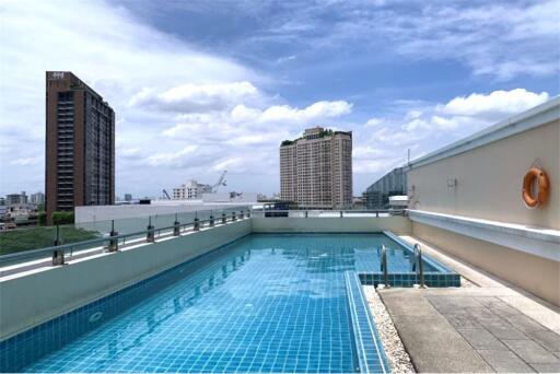 Cozy and fully furnished condominium a 4-minute walk to BTS Ekkamai.