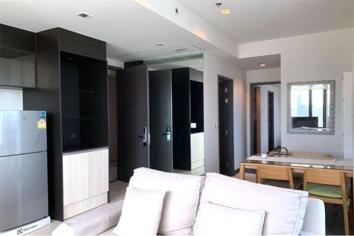 A modern room with a spectacular view 7 mins walk to BTS Asoke.