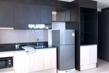 A modern, corner room with a spectacular view condominium 7 mins walk to BTS Asoke.