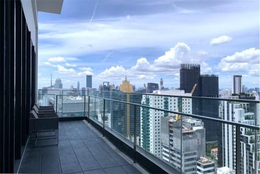 A modern, corner room with a spectacular view condominium 7 mins walk to BTS Asoke. - 920071062-76