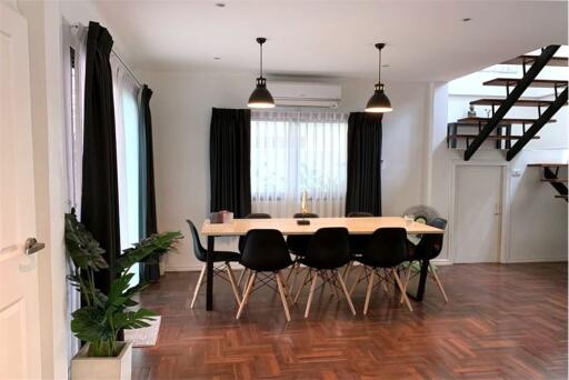 A fully furnished modern styling house in Bangna.