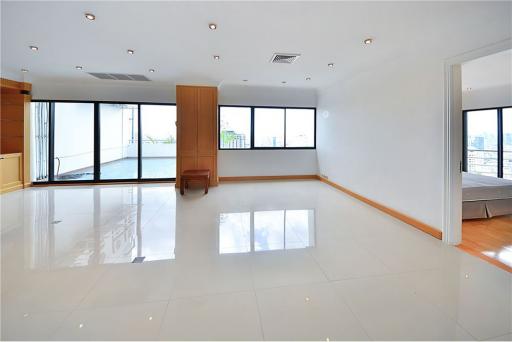 Beautiful Penthouse in Saichol Mansion For Sale - 920071001-10150