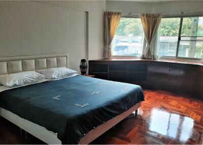 Pet freindly New renoavted spacious 3beds + maid Sukhumvit 26