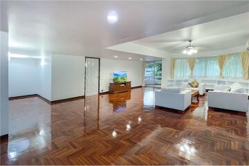 Pet freindly New renoavted spacious 3beds + maid Sukhumvit 26 - 920071001-10148