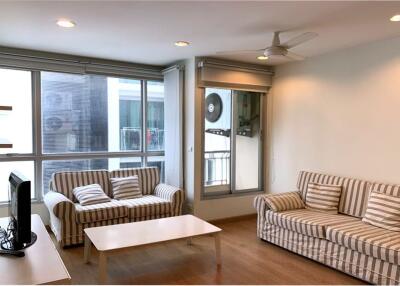 Fully furnished condominium in a quiet area.