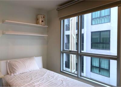 Fully furnished condominium in a quiet area.