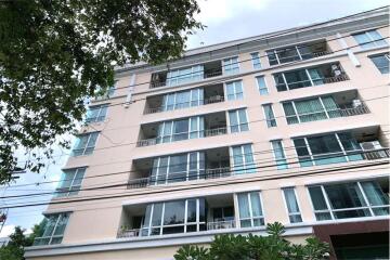 Fully furnished condominium in a quiet area.