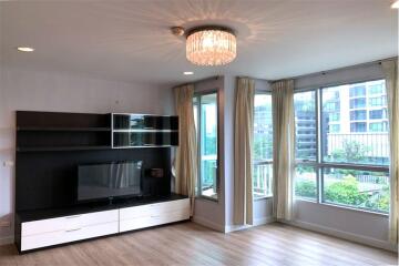 Fully furnished condominium in a quiet area.