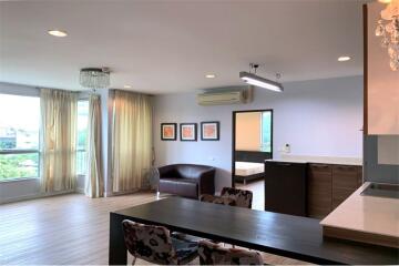 Fully furnished condominium in a quiet area.