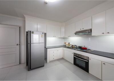 New renovated spacious 3 bedrooms with natural light in SUkhumvit 49 - 920071001-10133