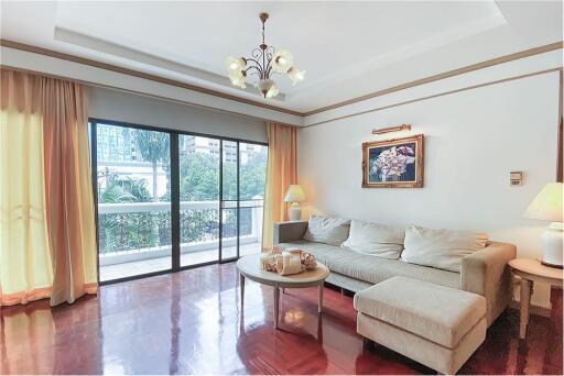 "Luxurious 2-Bedroom Condo in Central Bangkok"