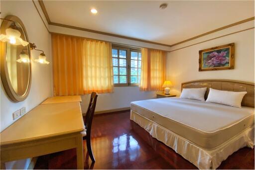 "Luxurious 2-Bedroom Condo in Central Bangkok"