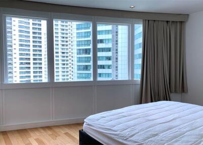 A modern condo in Asoke and Phompong located on Sukhumvit 20 close by BTS and MRT station. - 920071062-66