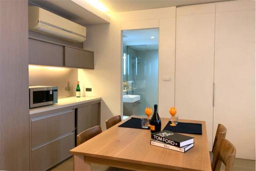 Effortlessly access condominium to BTS Ekkamai and Sukhumvit area.