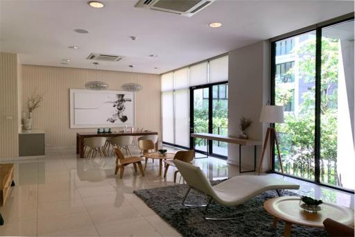 Effortlessly access condominium to Thong Lor and Sukhumvit area.