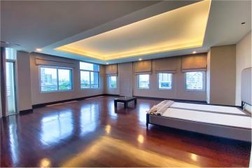 Penthouse unit 4beds+ maid big balcony in Sathon - 920071001-9953