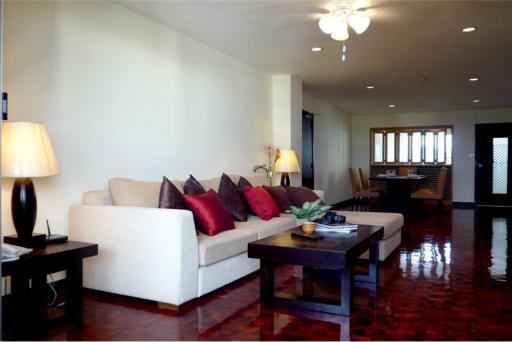 Cat friendly charming 2 bedrooms with big terrace in Sukhumvit Soi 4 - 920071001-9949