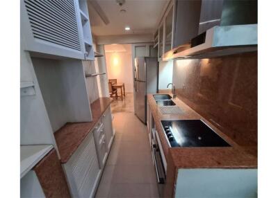 Pet friendly 2 bedrooms apartment in Sathon