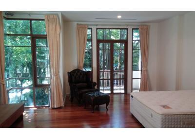 Single house with private swimming pool 4 bedrooms Sukhumvit 67 - 920071001-9905