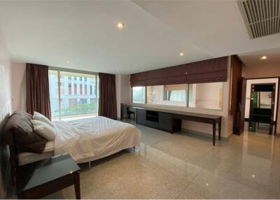 For rent,Apartment, Duplex style, Huge 2 bedrooms, Sukhumvit 71,BTS Phrakanong - 920071001-9910