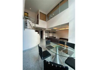 For rent,Apartment, Duplex style, Huge 2 bedrooms, Sukhumvit 71,BTS Phrakanong - 920071001-9910