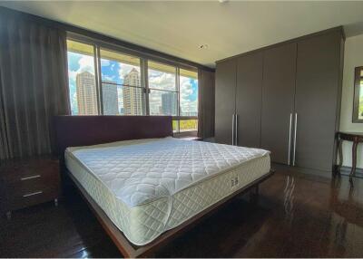 For rent pet friendly apartment 3 beds in Sathorn,Suanplu BTS Chong Nonsi