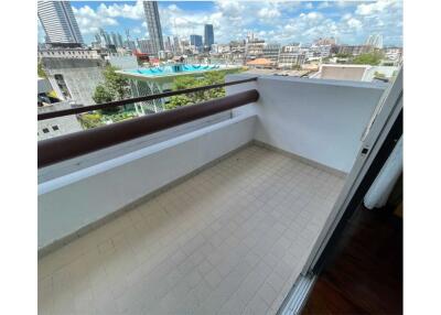 Pet friendly 2 bedrooms Sathorn FOR RENT