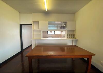 Charming 3 bedrooms pet friendly in Thonglor. - 920071001-9701