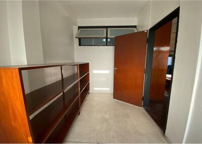 Charming 3 bedrooms pet friendly in Thonglor. - 920071001-9701