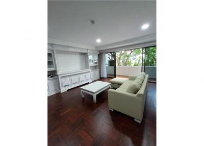 New renovated 2 beds pet friendly near by supermarket Sukhumvit 49 - 920071001-9698