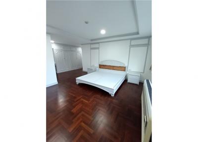 New renovated 2 beds pet friendly near by supermarket Sukhumvit 49 - 920071001-9698