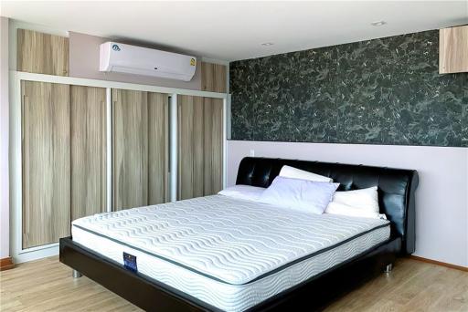 Newly renovated pet-friendly 3 beds BTS Phrom Phong.