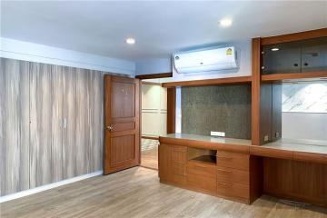 Newly renovated pet-friendly 3 beds BTS Phrom Phong.