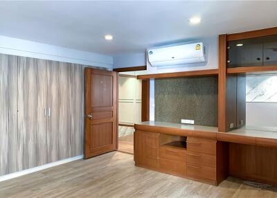 Newly renovated pet-friendly 3 beds 15 minutes walk to BTS Phrom Phong. - 920071062-27