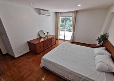 charming pet friendly 2 bedroom Sukhumvit Phromphong