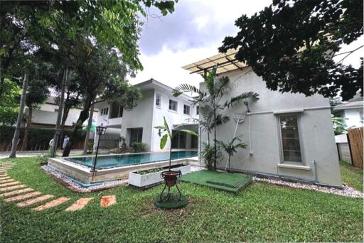 A homey house for rent with a swimming pool in Pattanakarn with great value. - 920071062-23