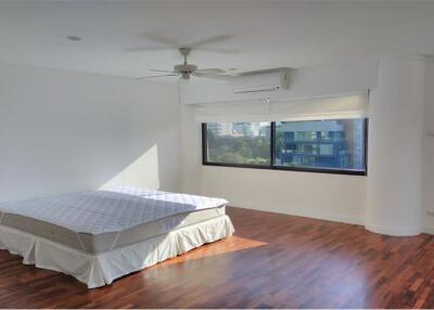 An exclusive & pet friendly 3+1 with spacious balcony on Sukhumvit 34 - 920071001-9496