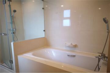 Modern 3+1bed 4bath 3 balconies, pet friendly & fully equipped kitchen in Phrom Phong